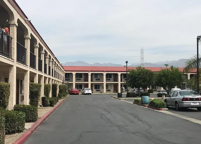 Motel: Howard Johnson By Wyndham Azusa